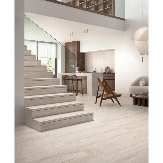 bezs meszko burkolat meszko hatasu barazdalt csikos koburkolat mediterran fagyallo csuszasmentes terasz furoszoba nappali travertin jarolap csempe cercom in contro 3.jpg